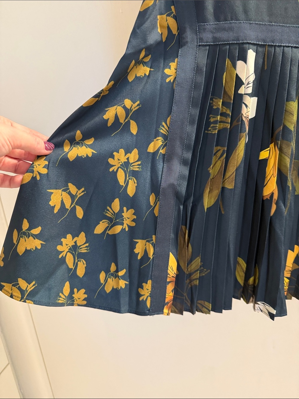 NWT 🔥 Ted Baker Size 12 L Savanna Navy Floral Pleated-Hem Mini Dress - Picture 8 of 10